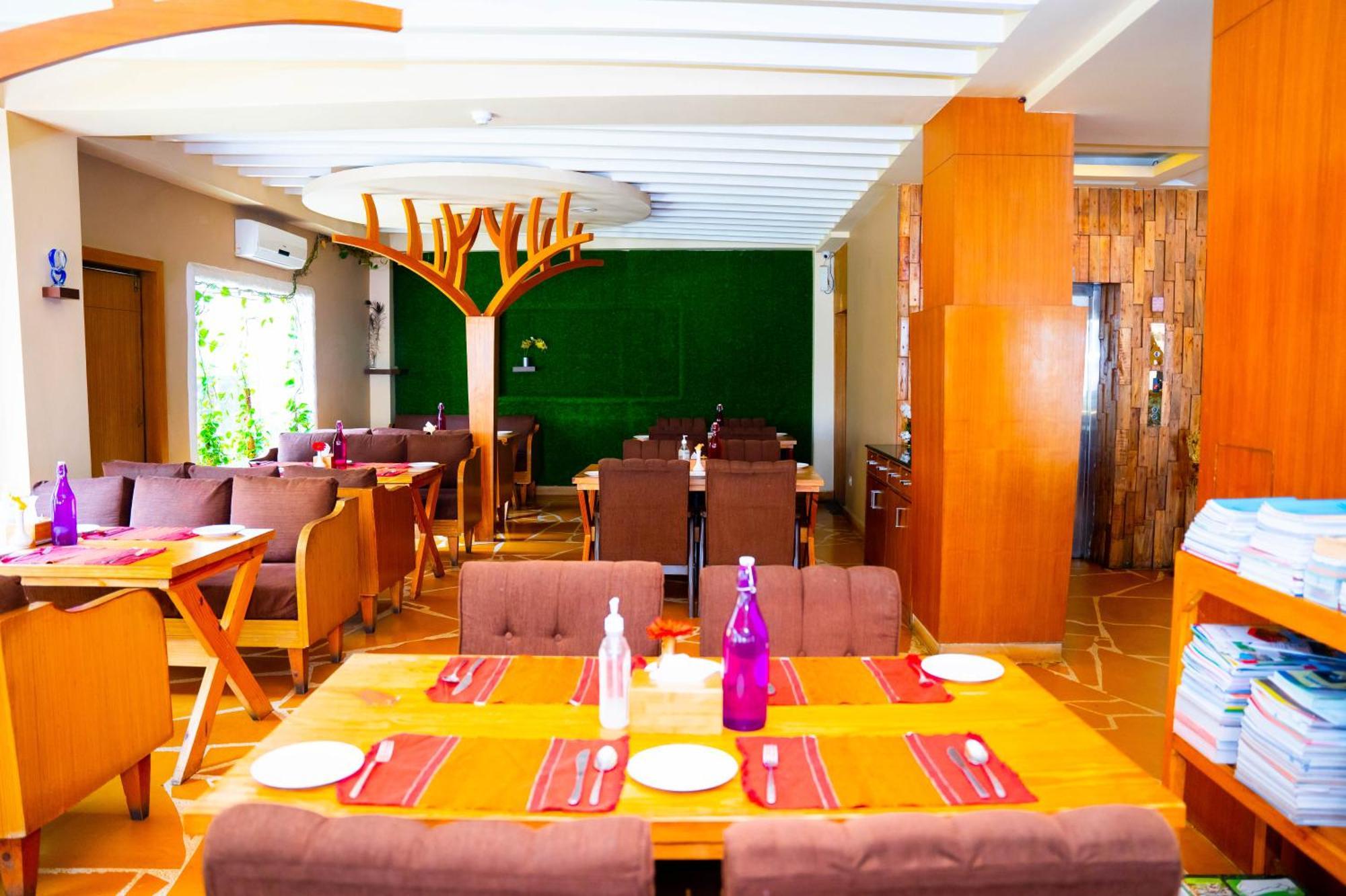 Teeka Resort Suites & Spa Pokhara Esterno foto