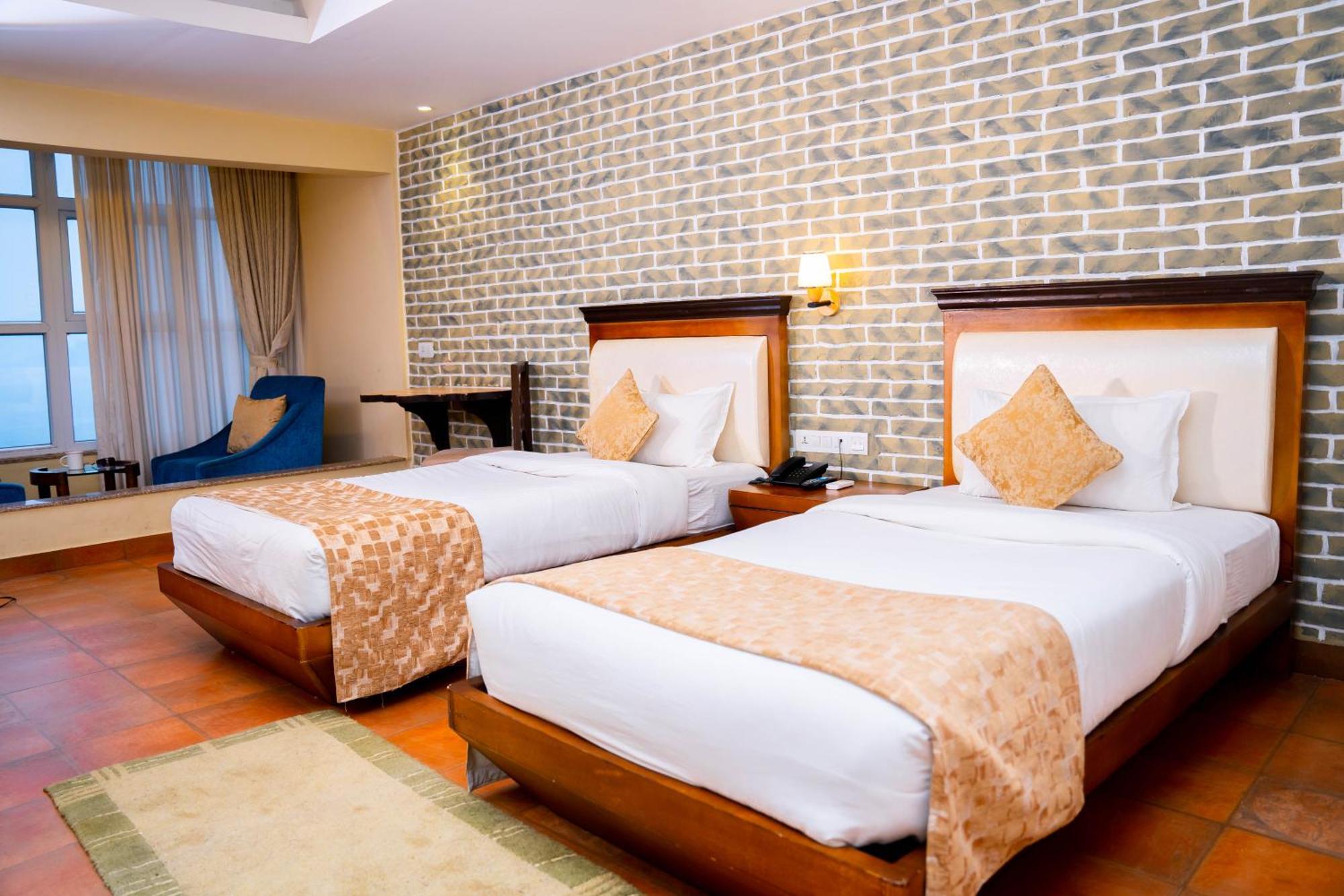 Teeka Resort Suites & Spa Pokhara Esterno foto